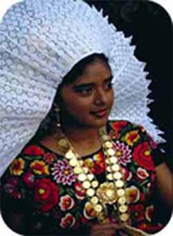 Γυναίκα Zapoteca με παραδοσιακή φορεσιά